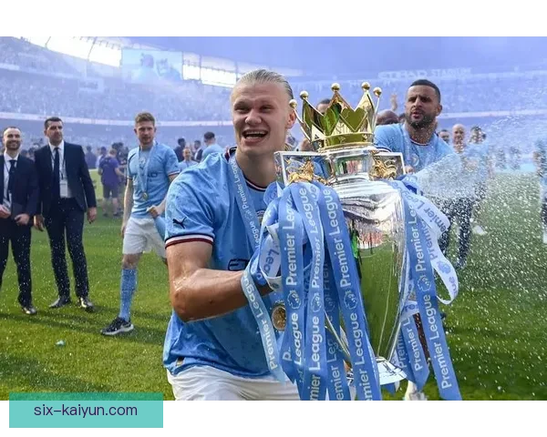 哈兰德获环球足球奖年度最佳球员季表现稳健备受期待